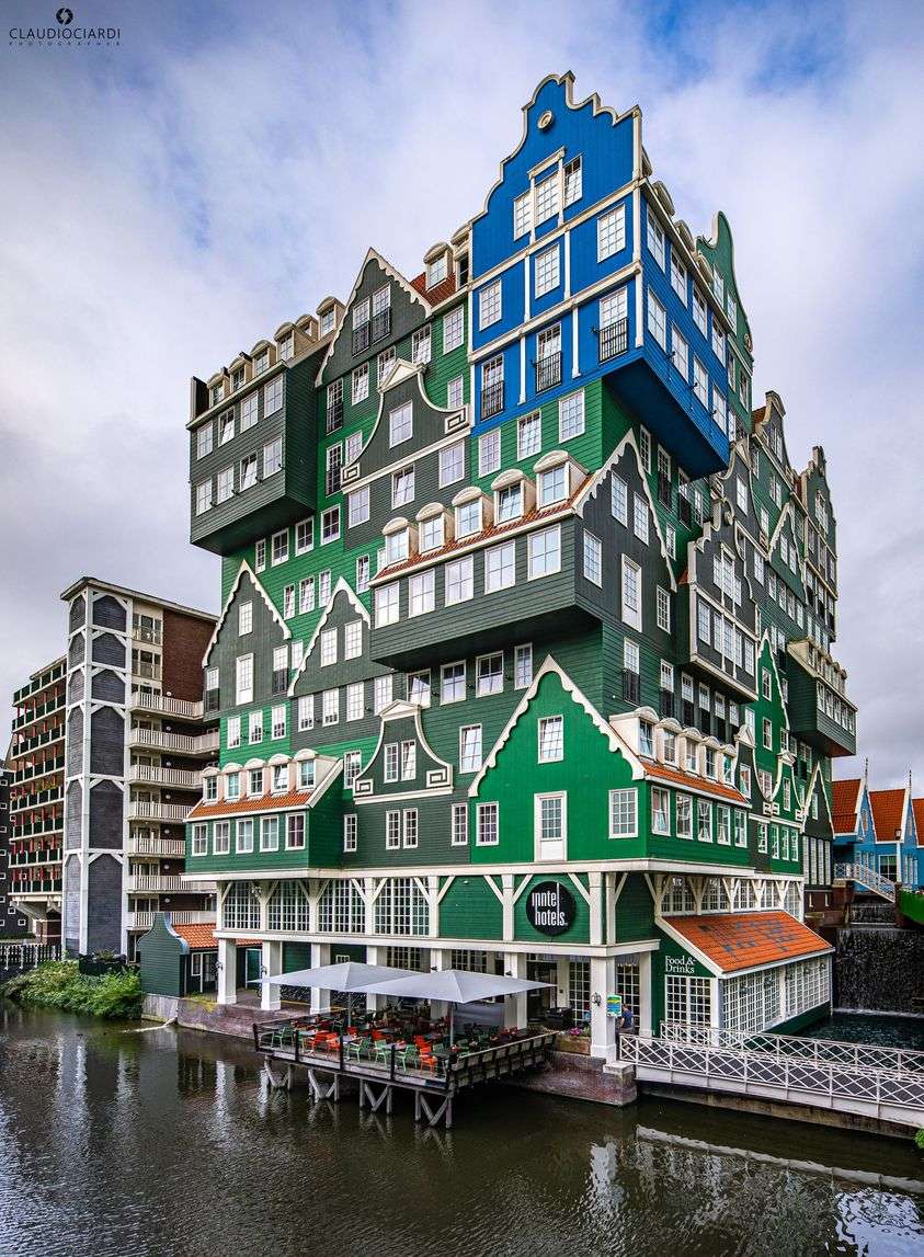 Edificios apilados en los Países Bajos. rompecabezas en línea