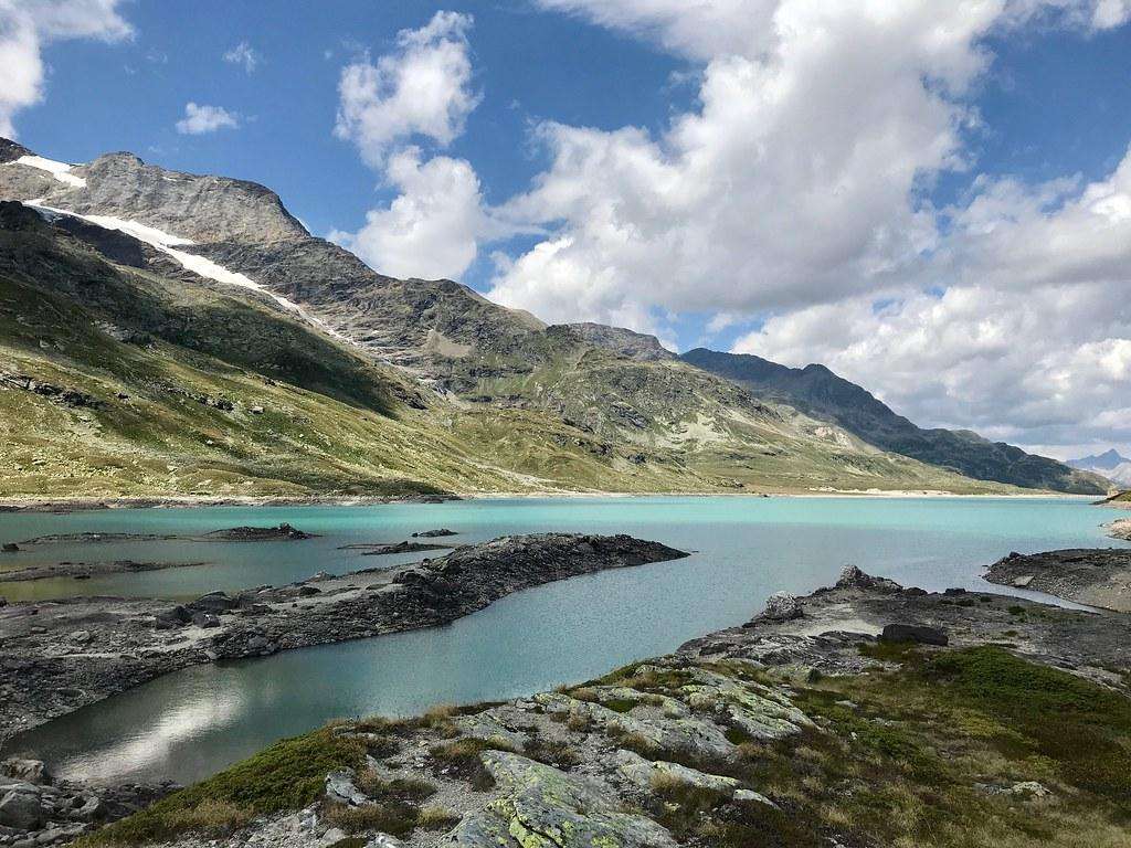 Švýcarské jezero Lago Bianco skládačky online