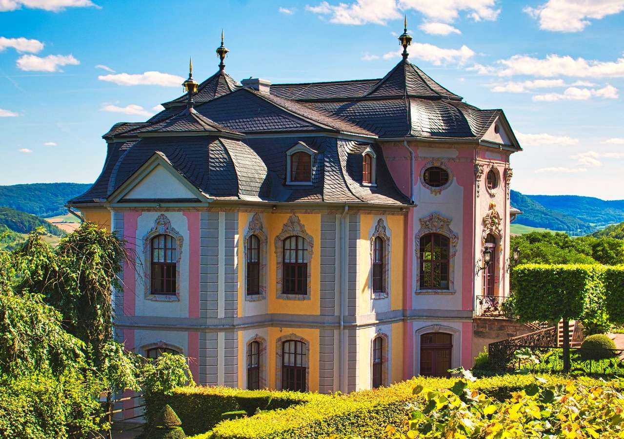 Дорнбурзький замок в стилі рококо онлайн пазл