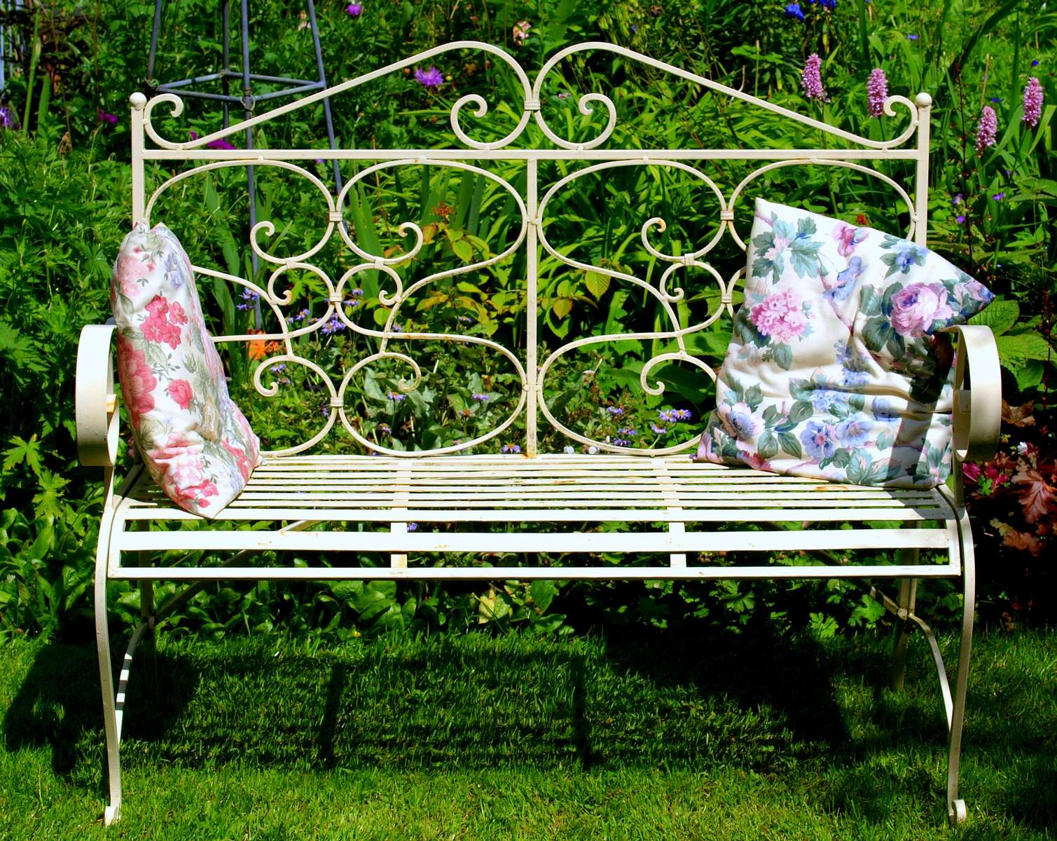 Πάγκος κήπου με μαξιλάρια online παζλ