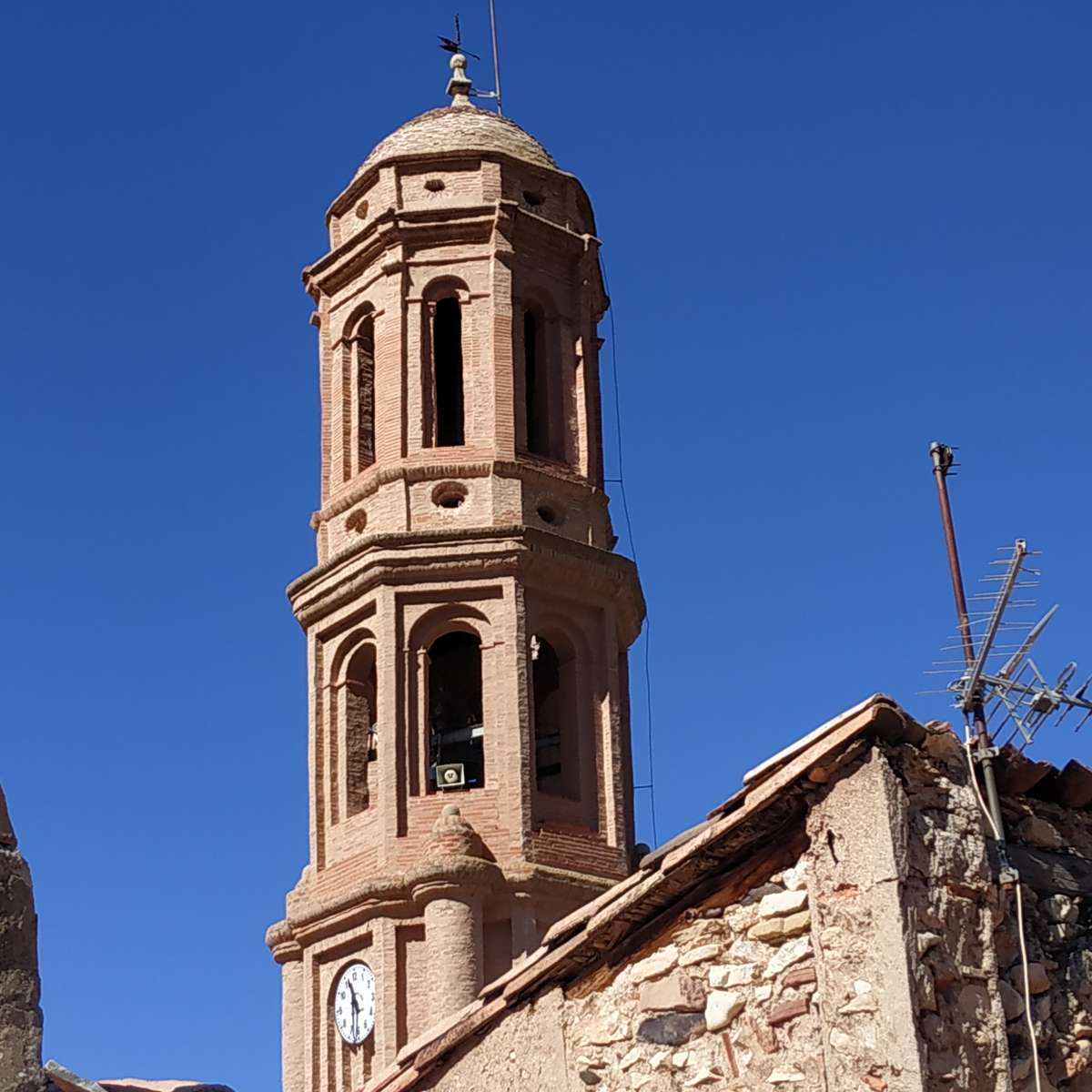 Torre de la iglesia Crivillén rompecabezas en línea