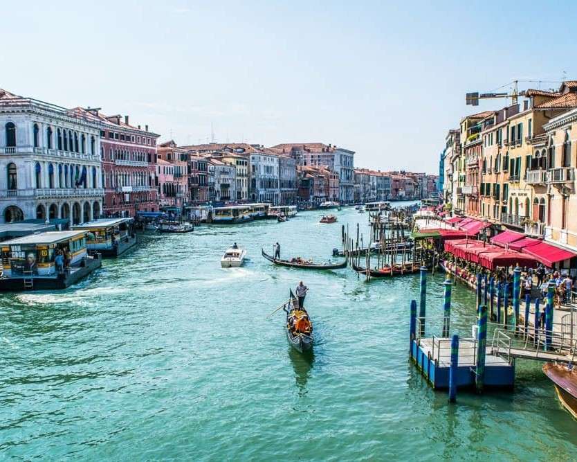 Un canal en Venecia rompecabezas en línea