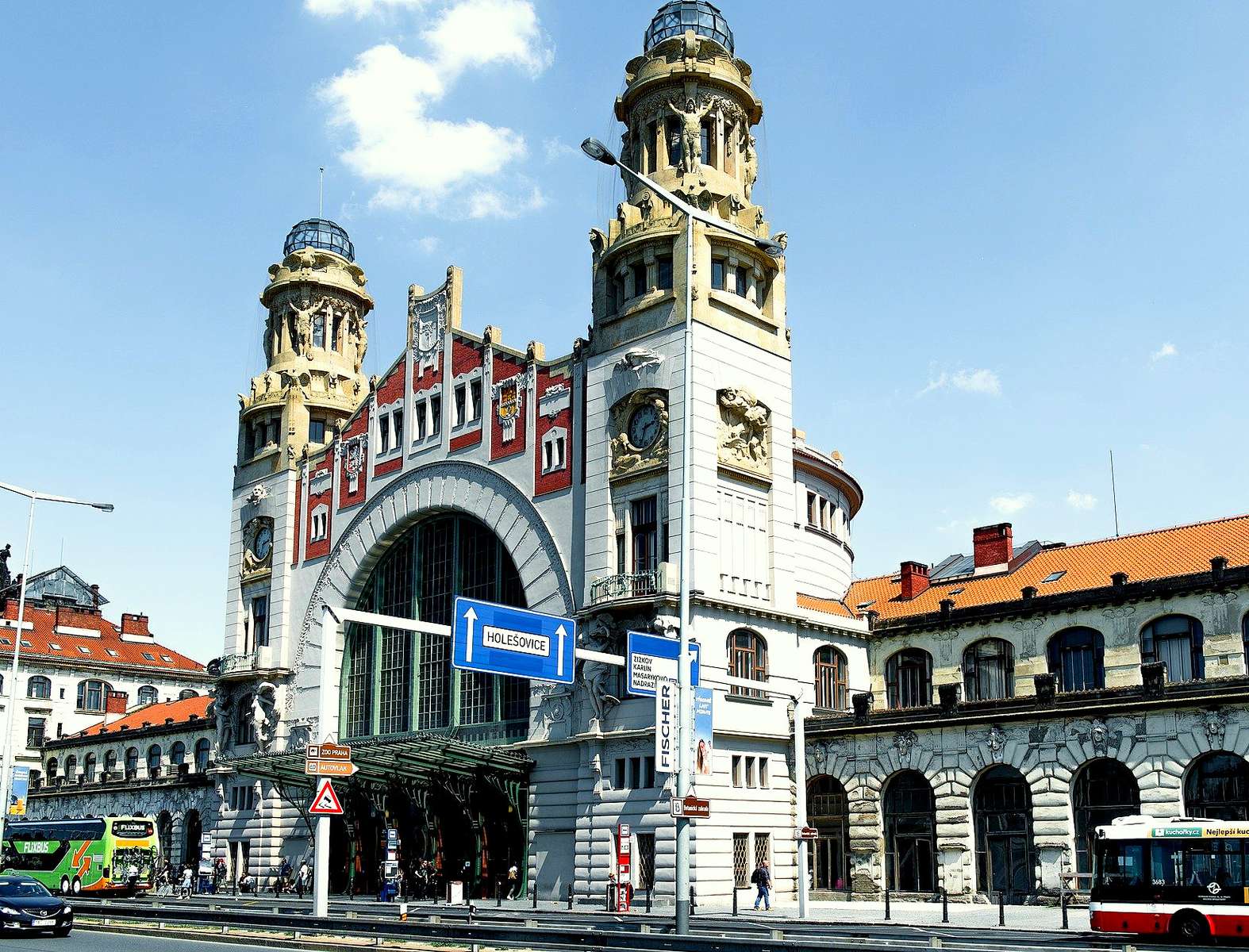 Главный железнодорожный вокзал в Праге онлайн-пазл
