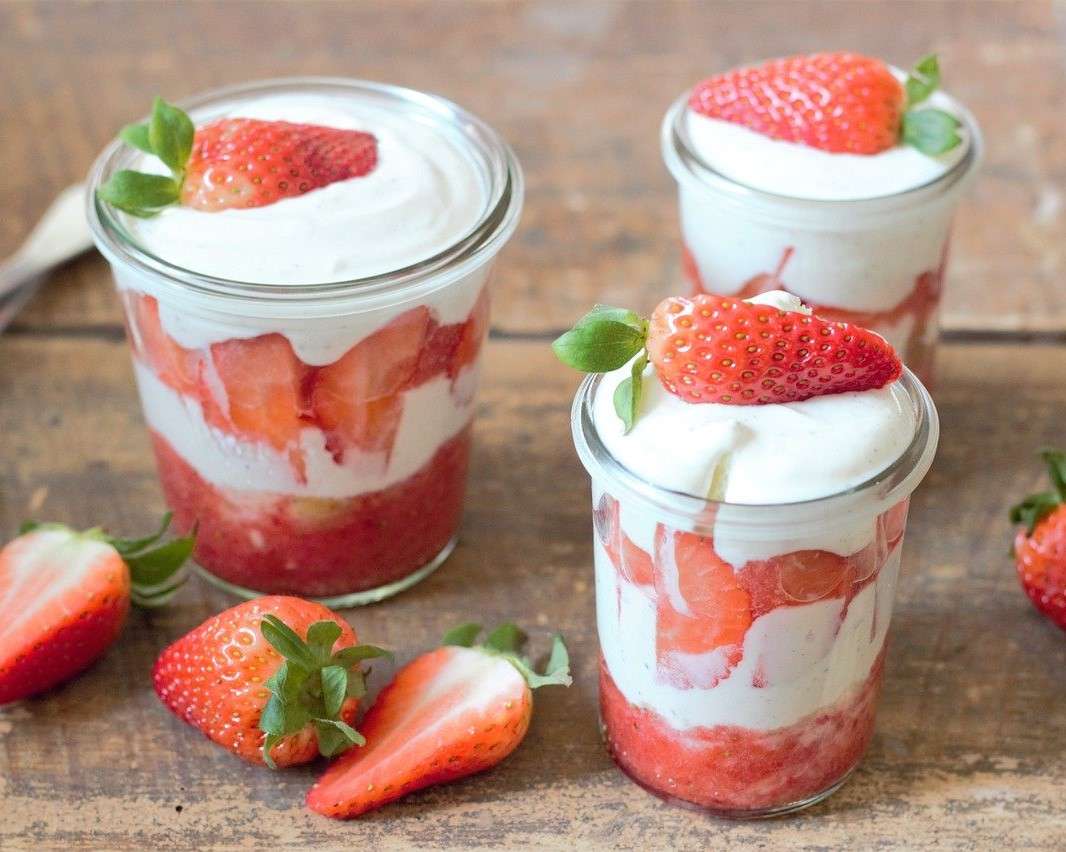 Dessert mit Erdbeeren Online-Puzzle