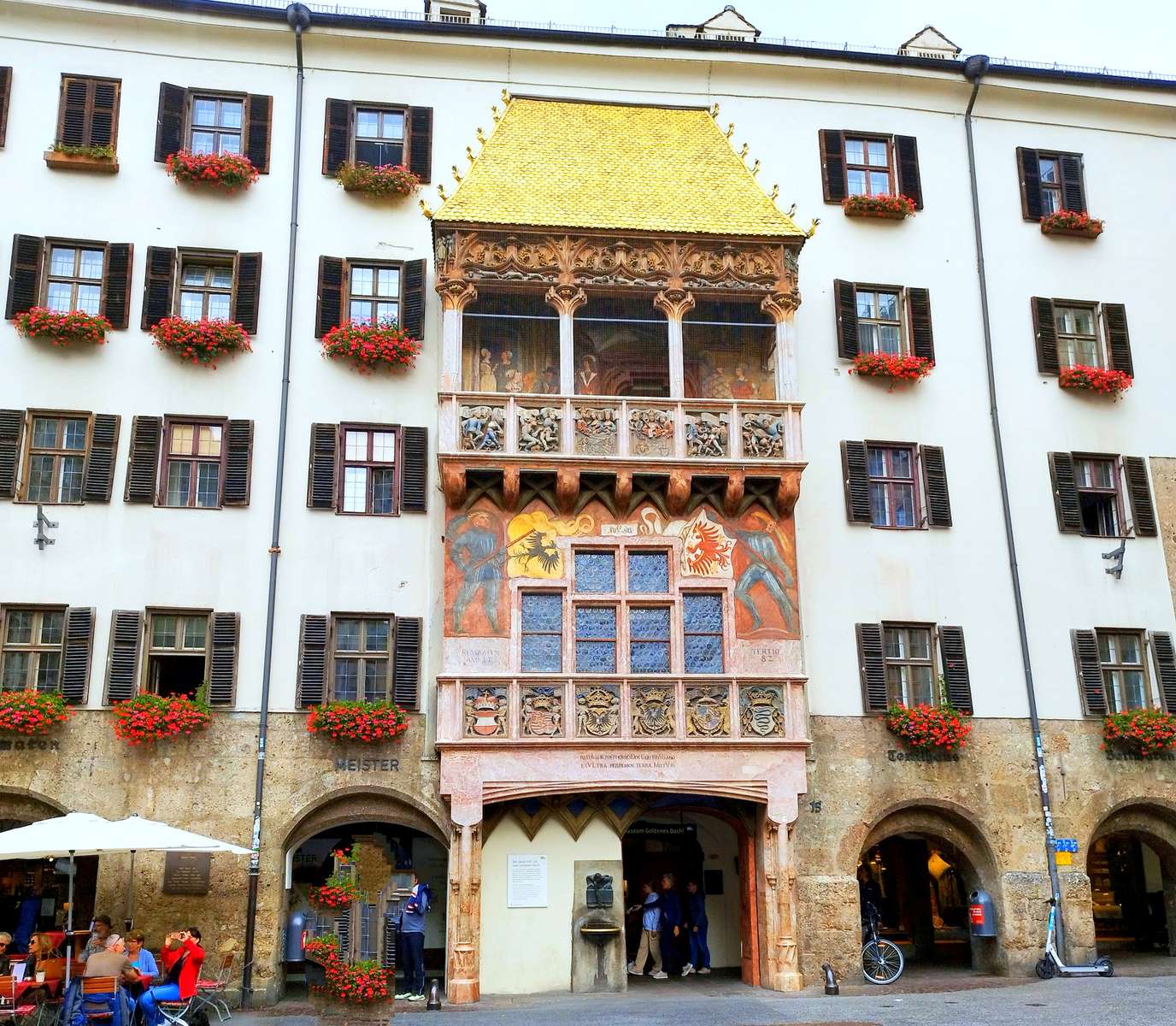 Casa de vecindad con techo dorado en Innsbruck rompecabezas en línea