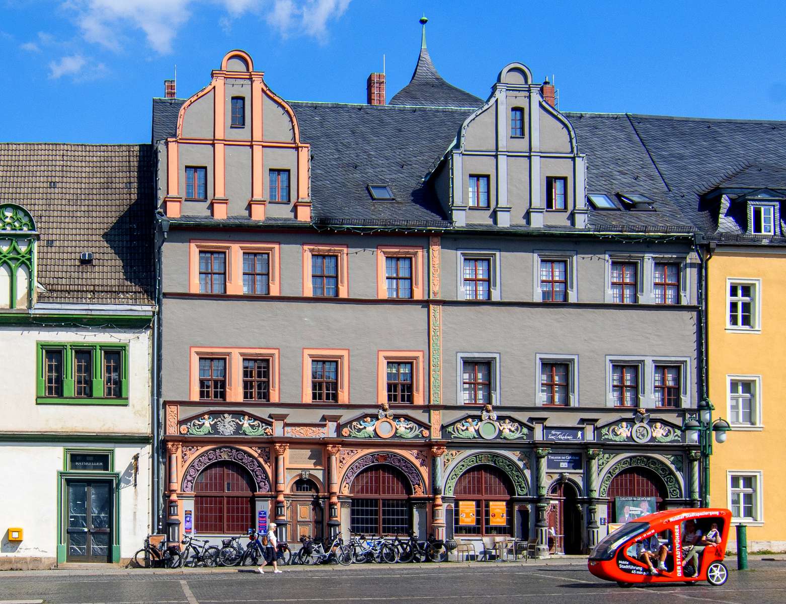 Maisons historiques sur la place du marché de Weimar (Allemagne) puzzle en ligne