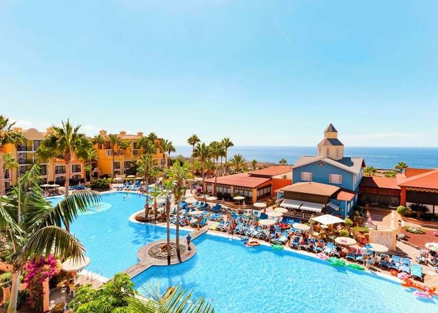 Tenerife - hotel na ostrově a Atlantském oceánu online puzzle