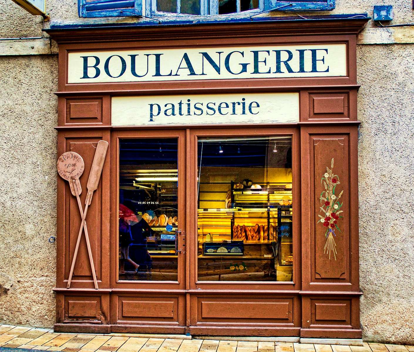 Traditionele Franse bakkerij (Cluny, Frankrijk) legpuzzel online