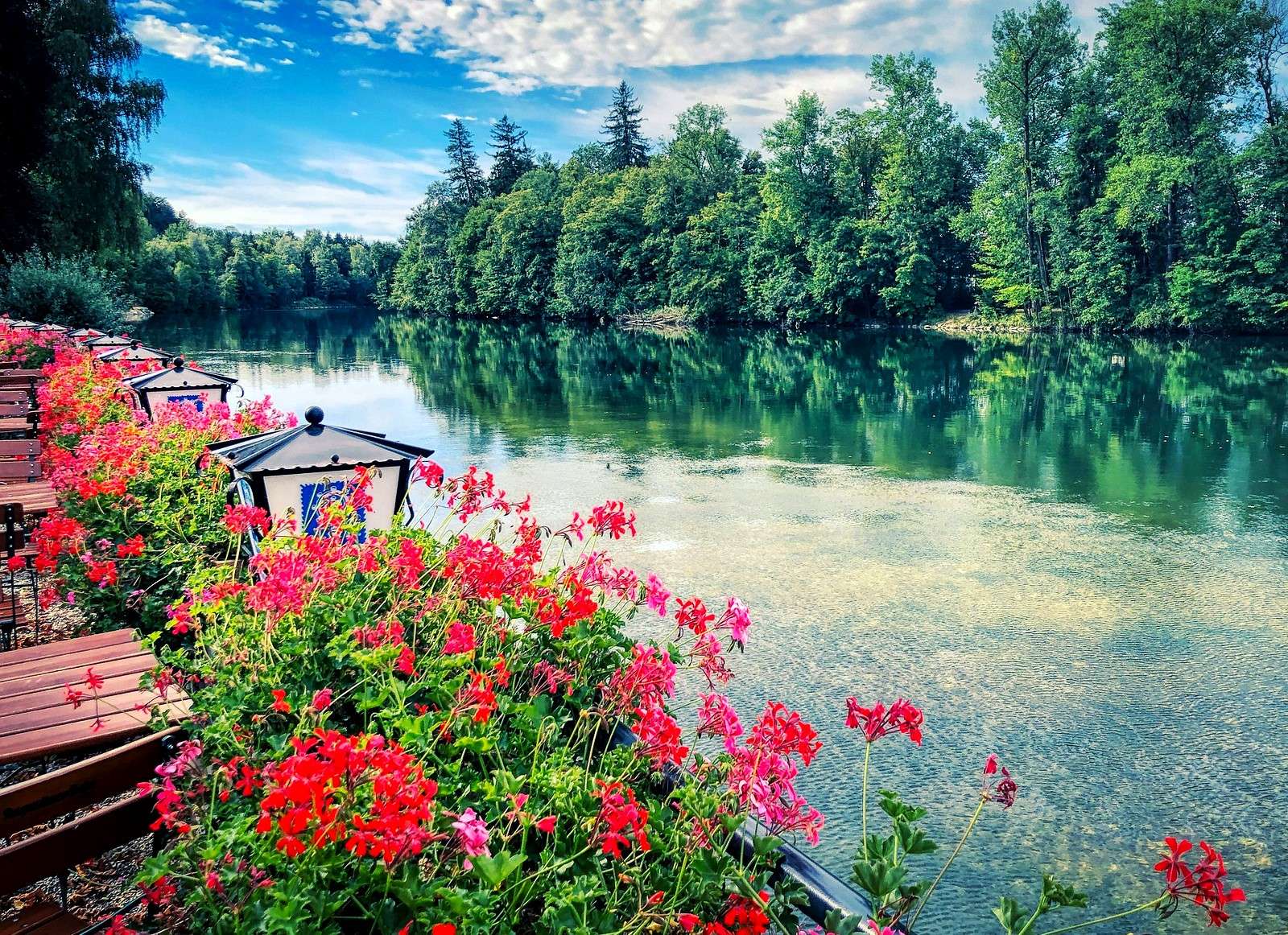 Egy gyönyörű hely a Lech folyónál Landsbergben kirakós online