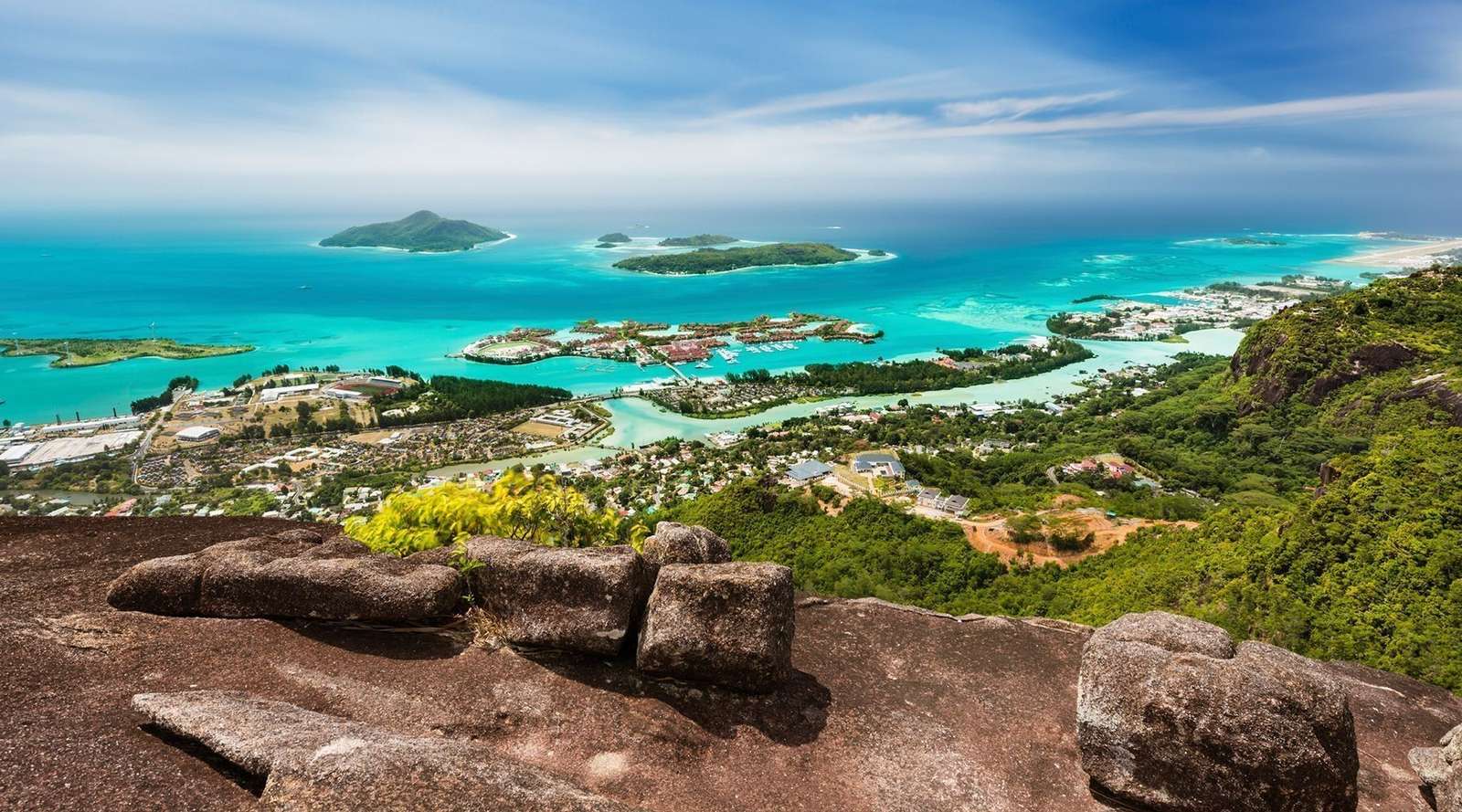 plage aux Seychelles puzzle en ligne