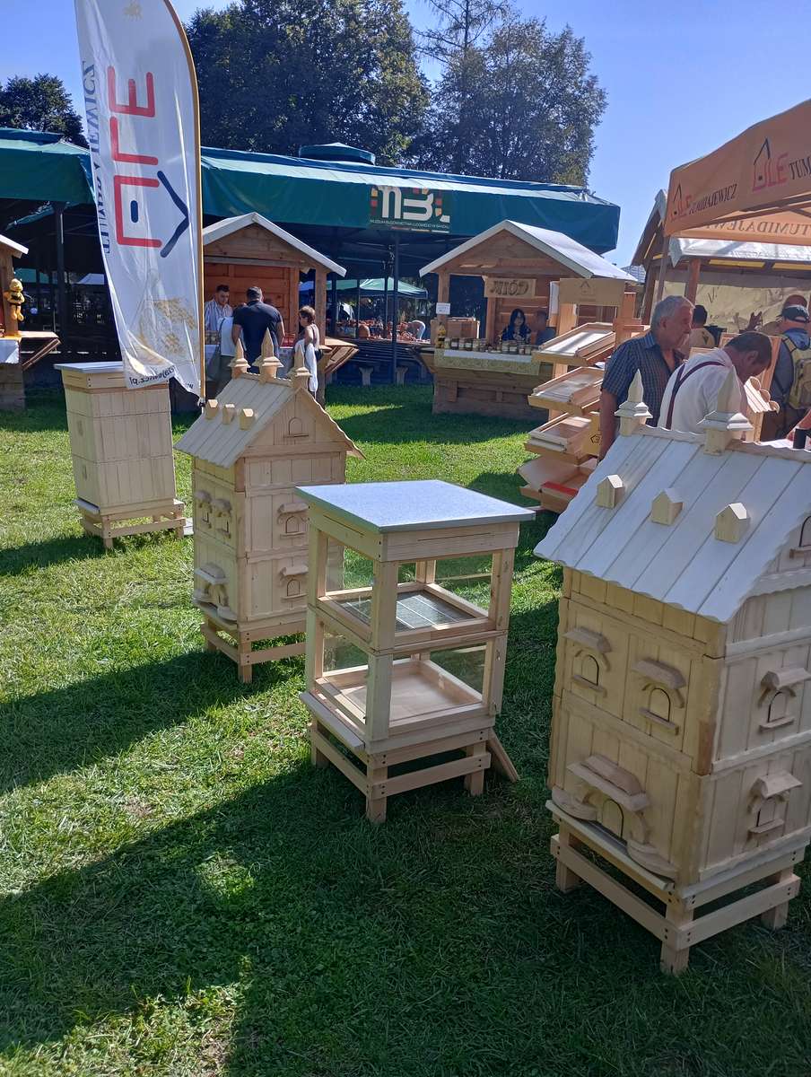 Пчелиные домики пазл онлайн