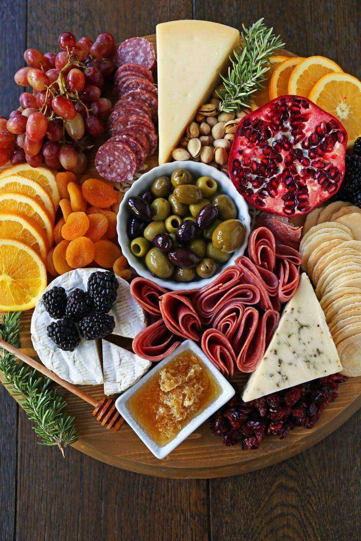 Sýr a uzeniny deska skládačky online