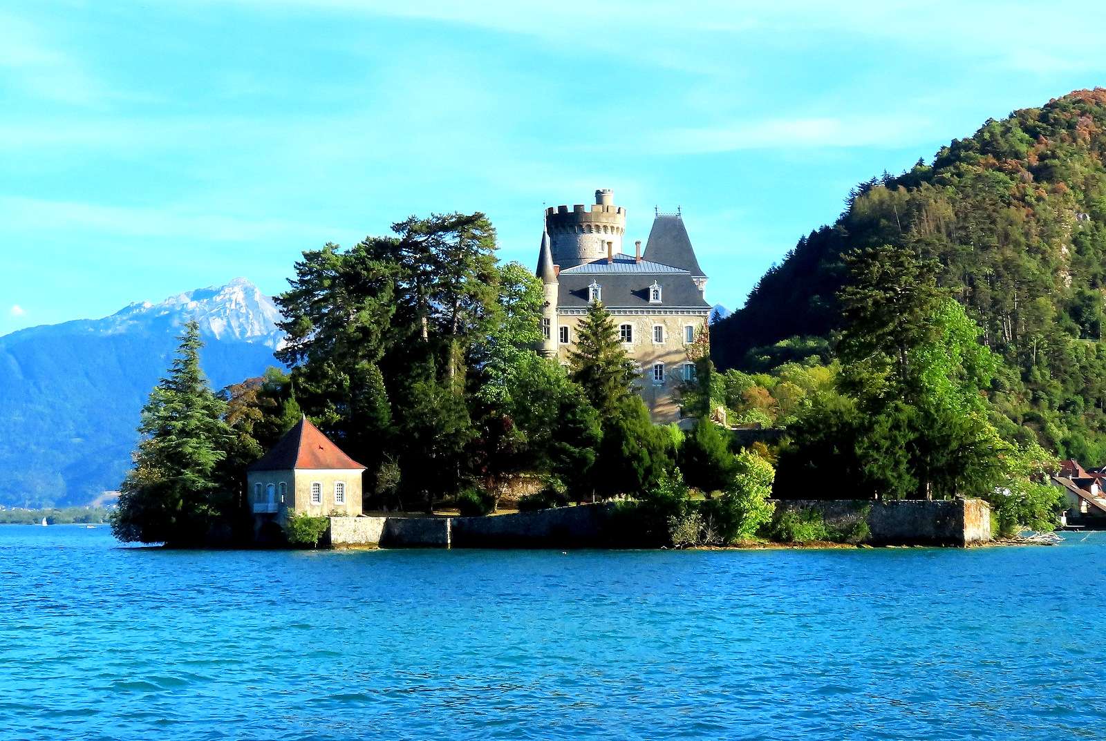 Озеро Анси во Франции онлайн-пазл