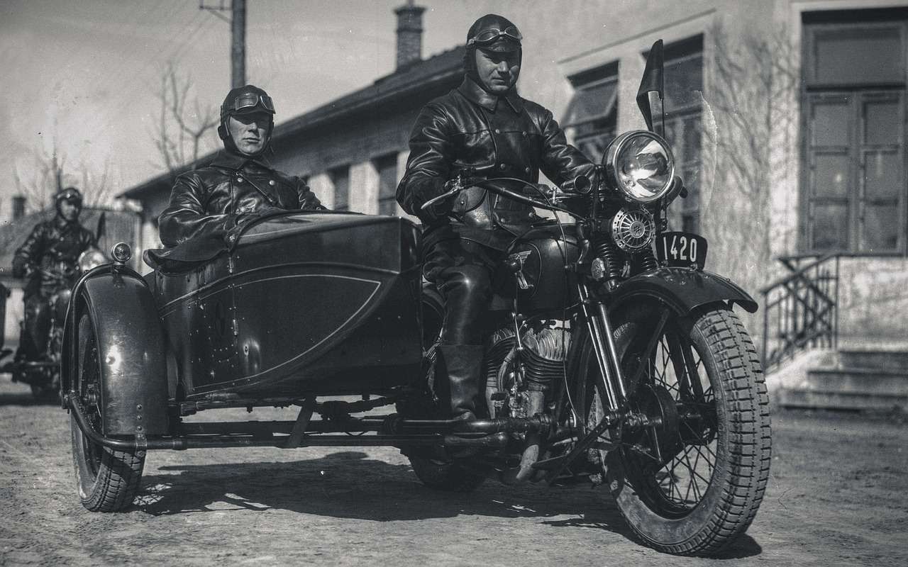 Motocykl Sokol skládačky online