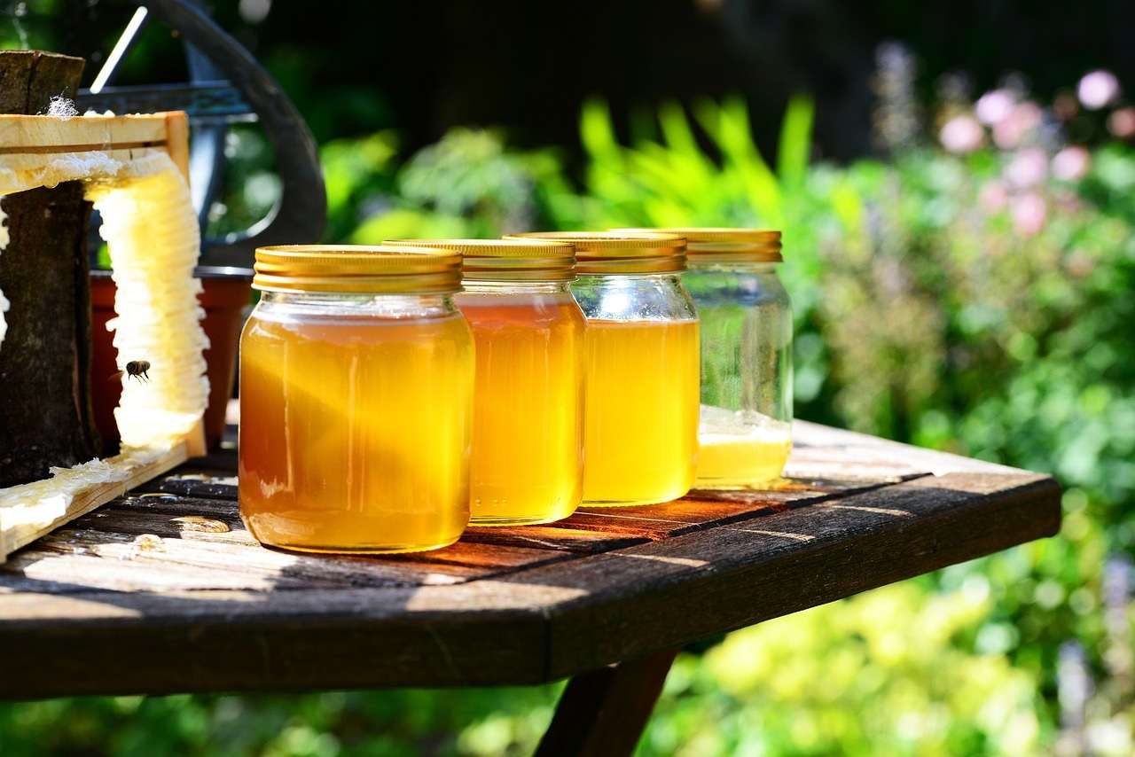 Miel fresca en frascos rompecabezas en línea