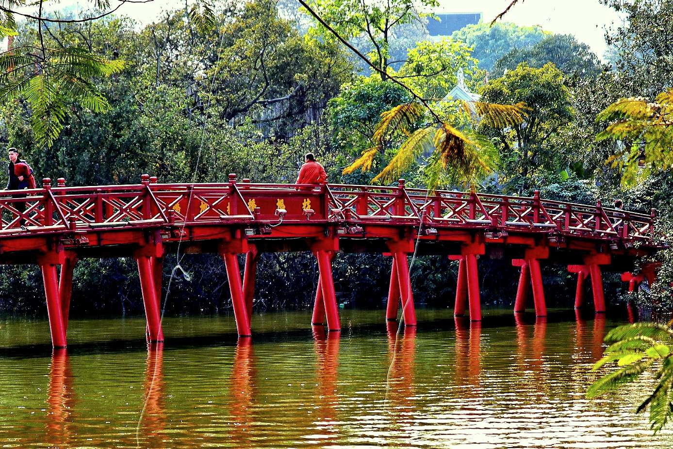 Rote Brücke in Hanoi (Vietnam) Online-Puzzle
