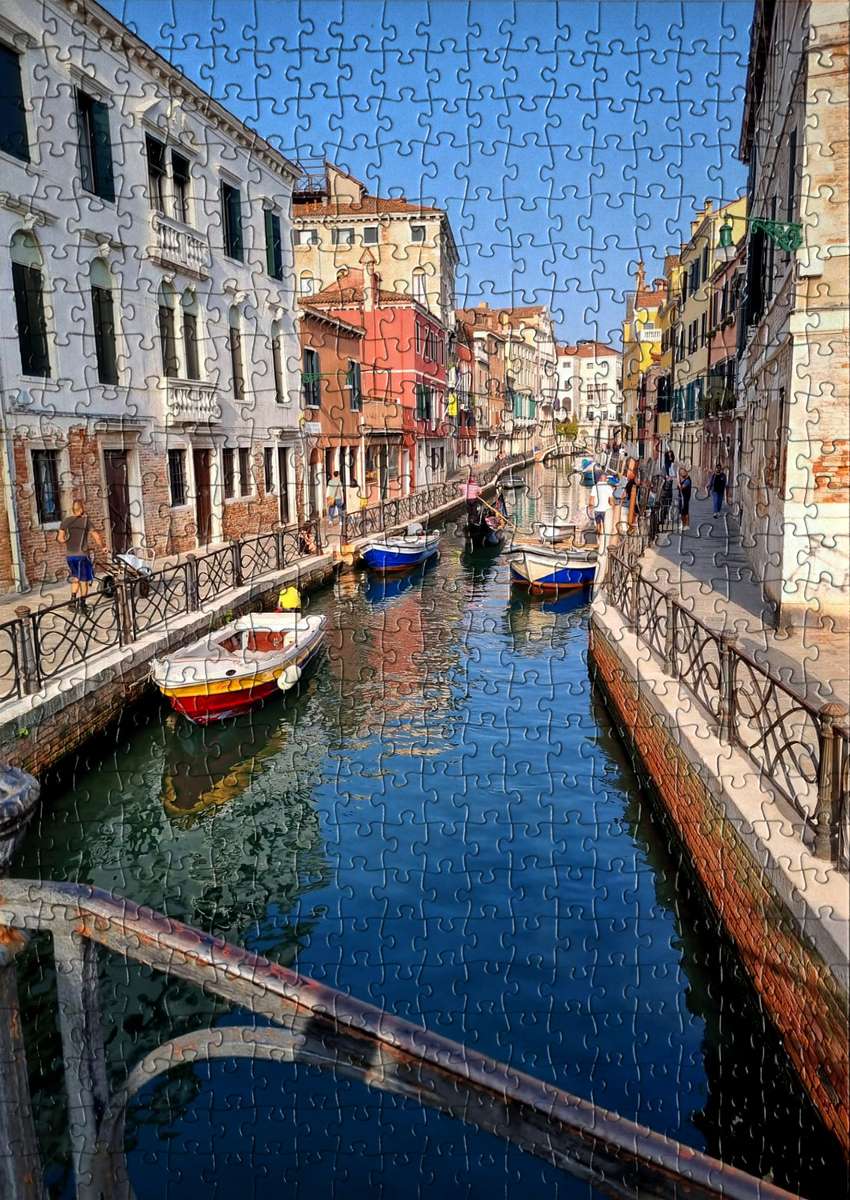 Canais de Veneza começando no outono puzzle online