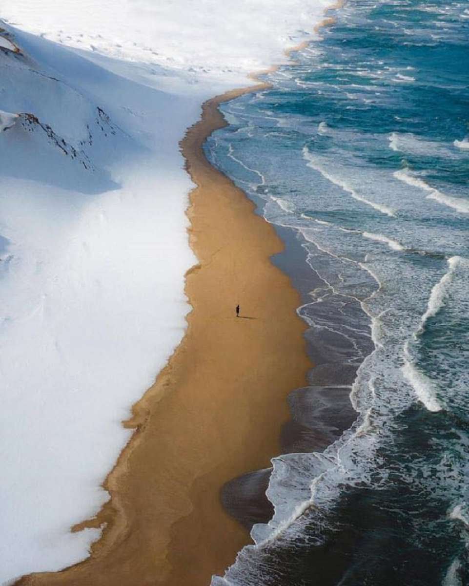 Сніг, пісок і море пазл онлайн