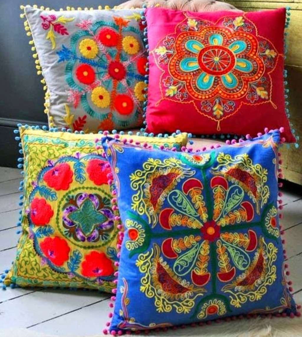almofadas bordadas coloridas quebra-cabeças online