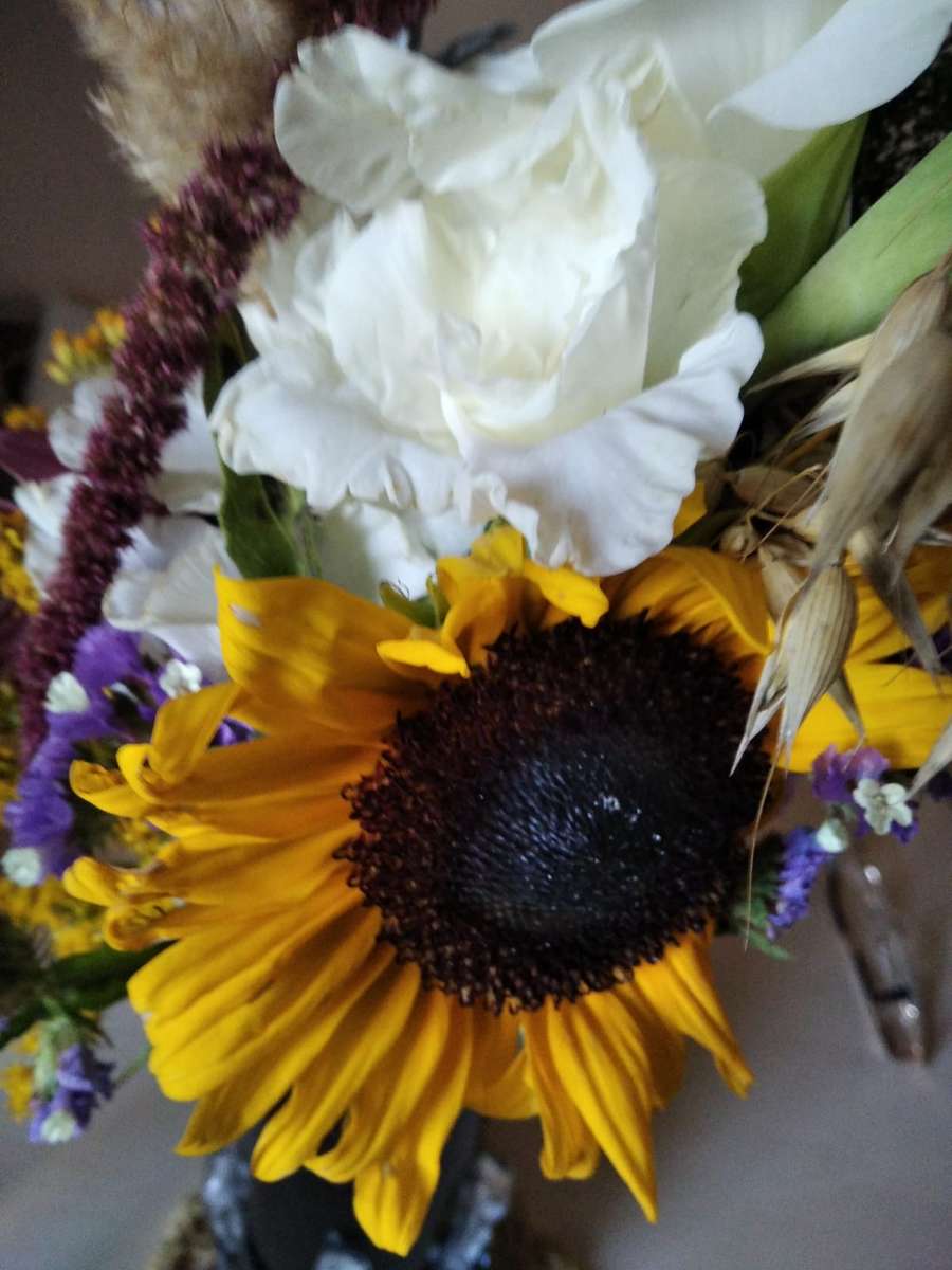 слънчоглед и други цветя онлайн пъзел