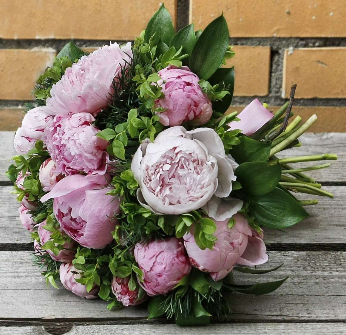 Bouquet with peonies online puzzle