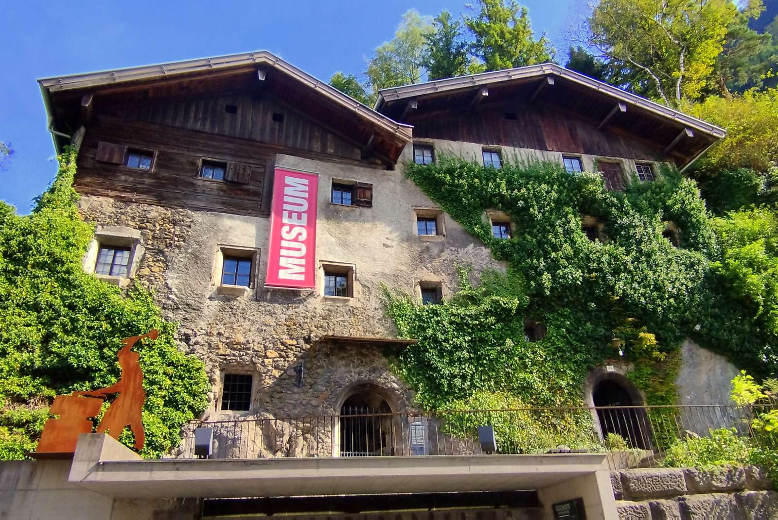 Музей на скале в Раттенберге (Австрия) пазл онлайн