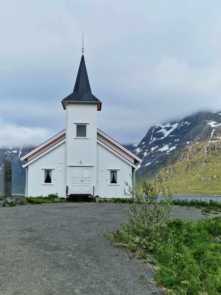 Uma igreja na Noruega quebra-cabeças online