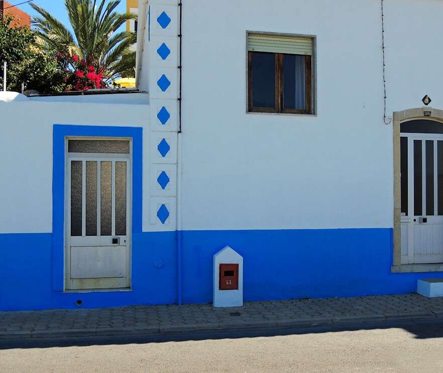 Здание на греческом острове пазл онлайн