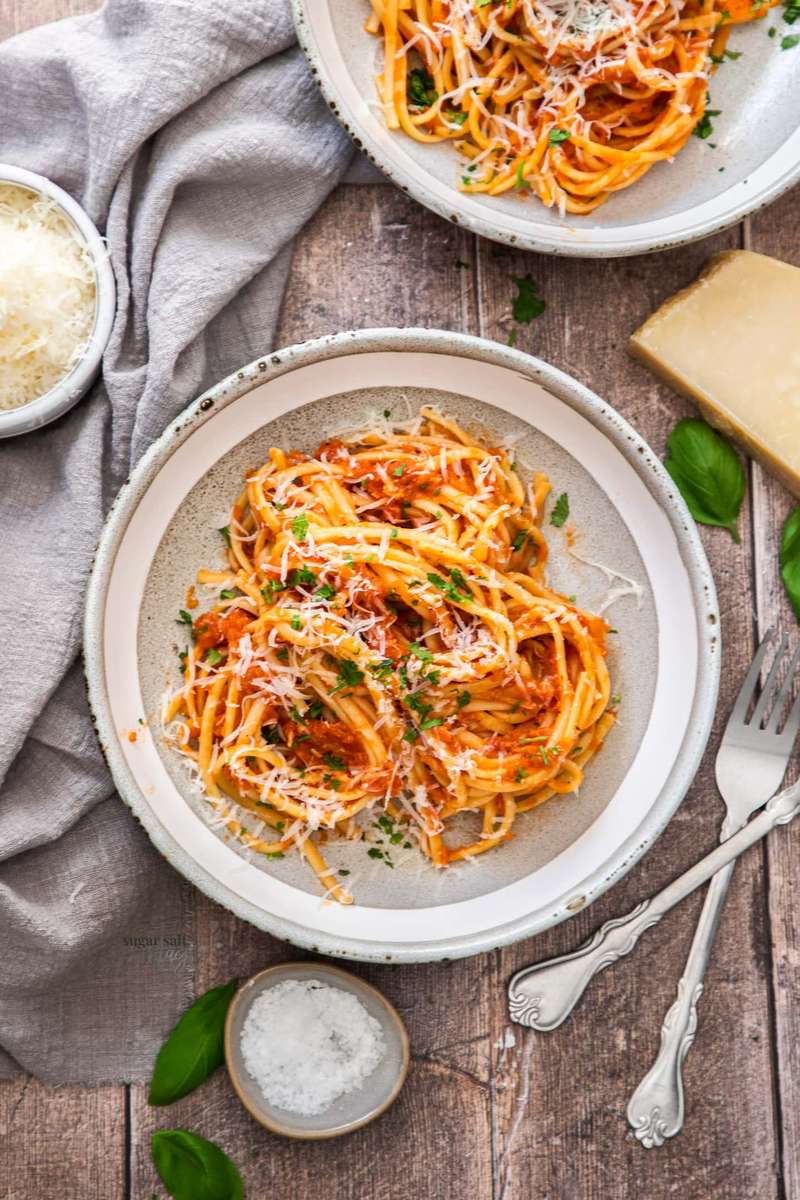Ужин со спагетти онлайн-пазл