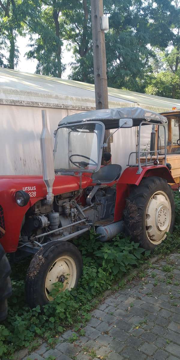Traktor Ursus C 25 skládačky online