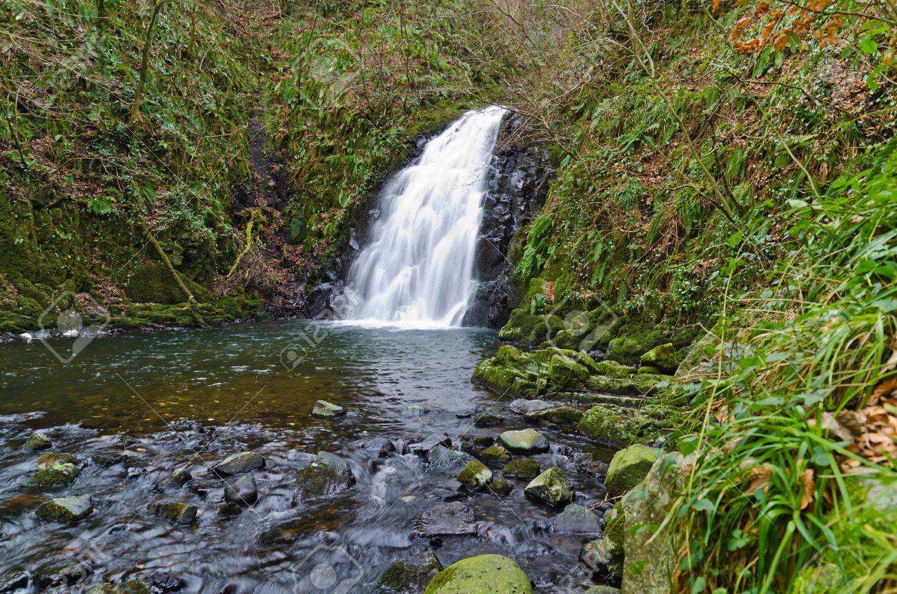 Wasserfall Irland Puzzlespiel online