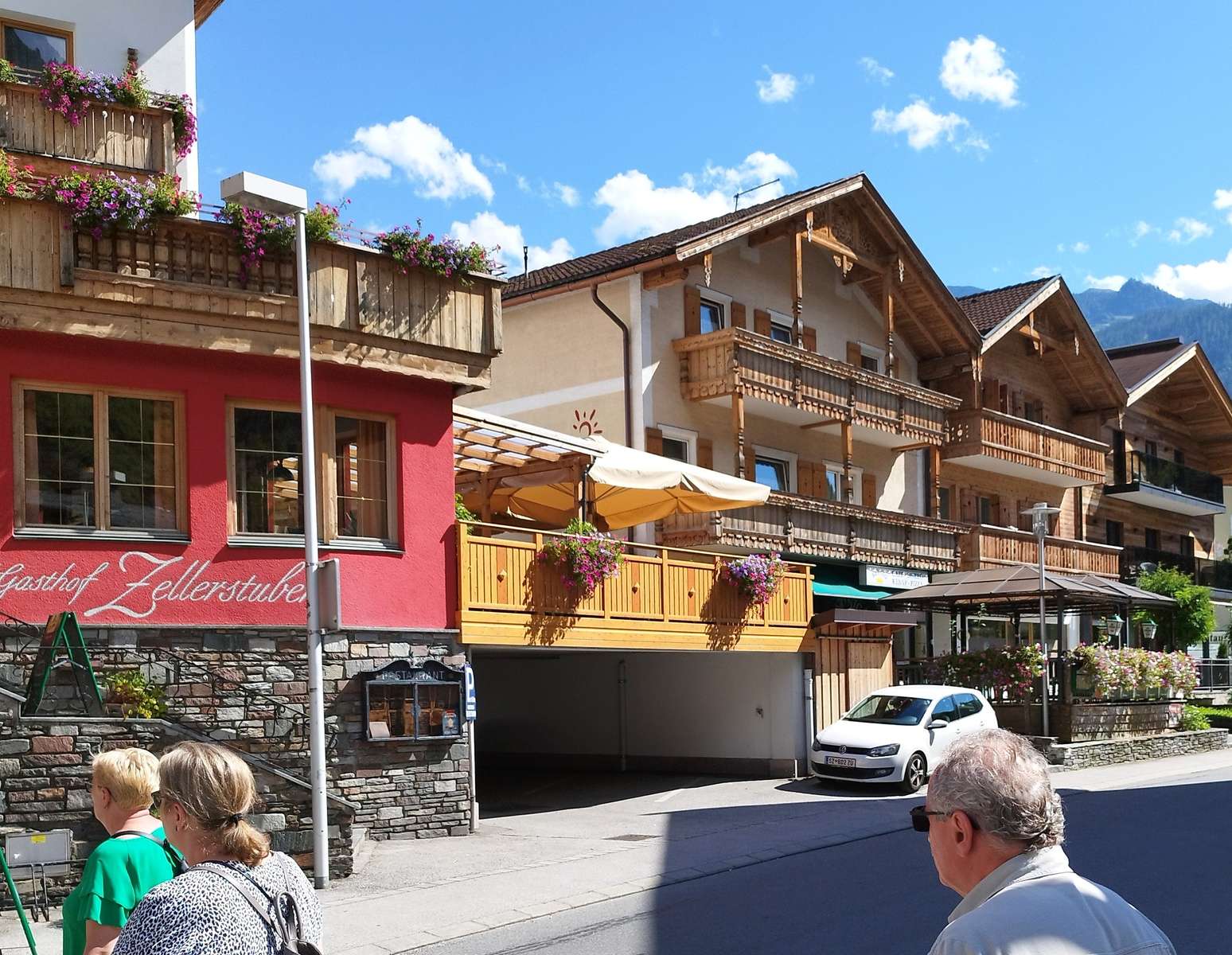 Гостевые дома для туристов в Целль-ам-Циллере (Австрия) пазл онлайн