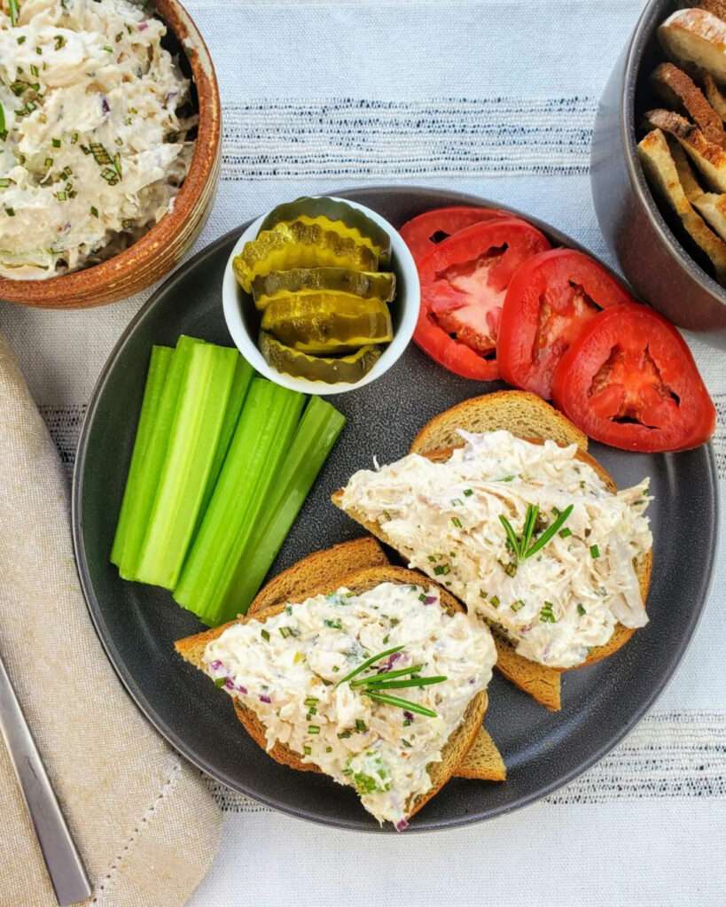 Tonhal saláta szendvics kirakós online