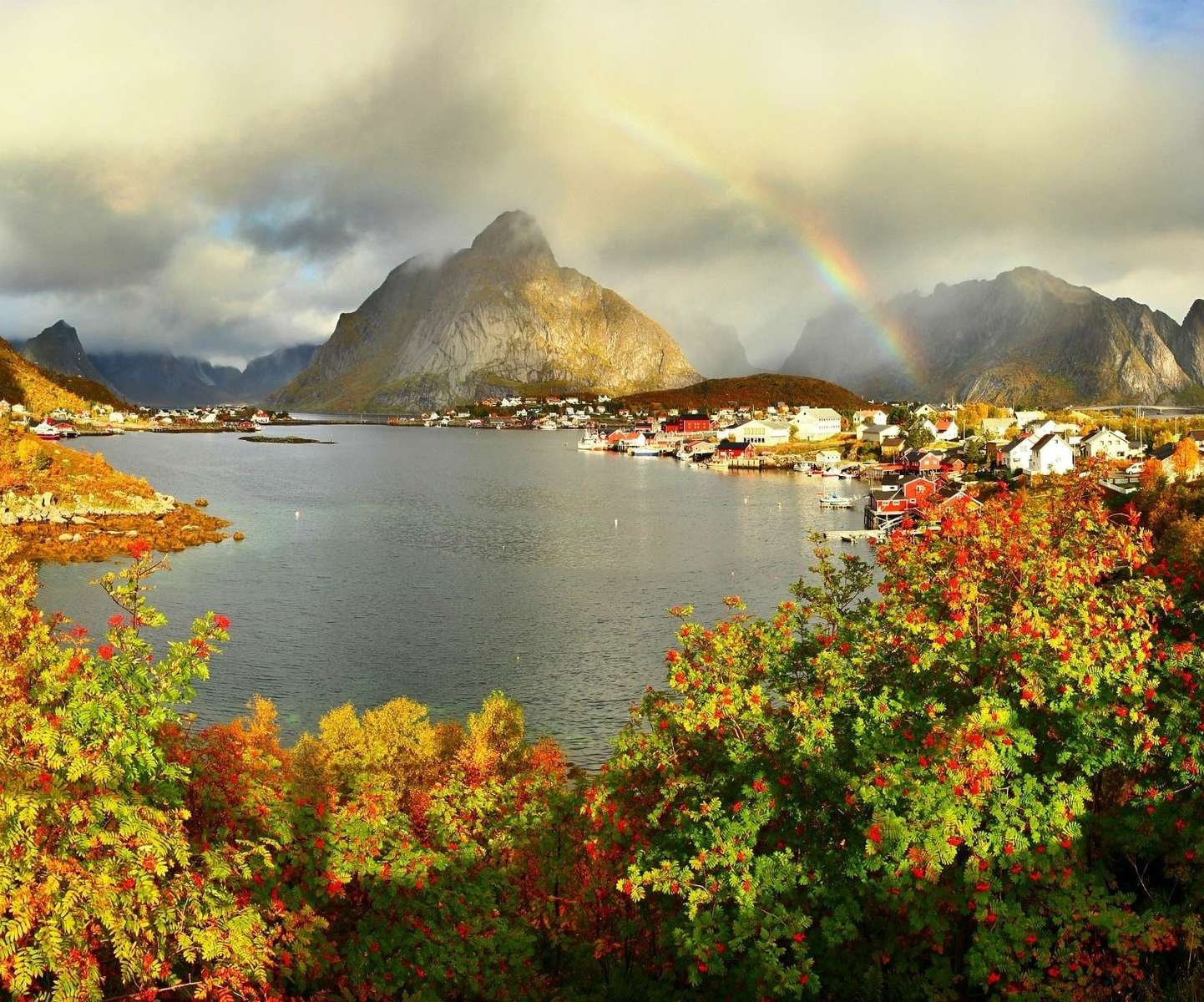 Herfst uitzicht met een regenboog online puzzel
