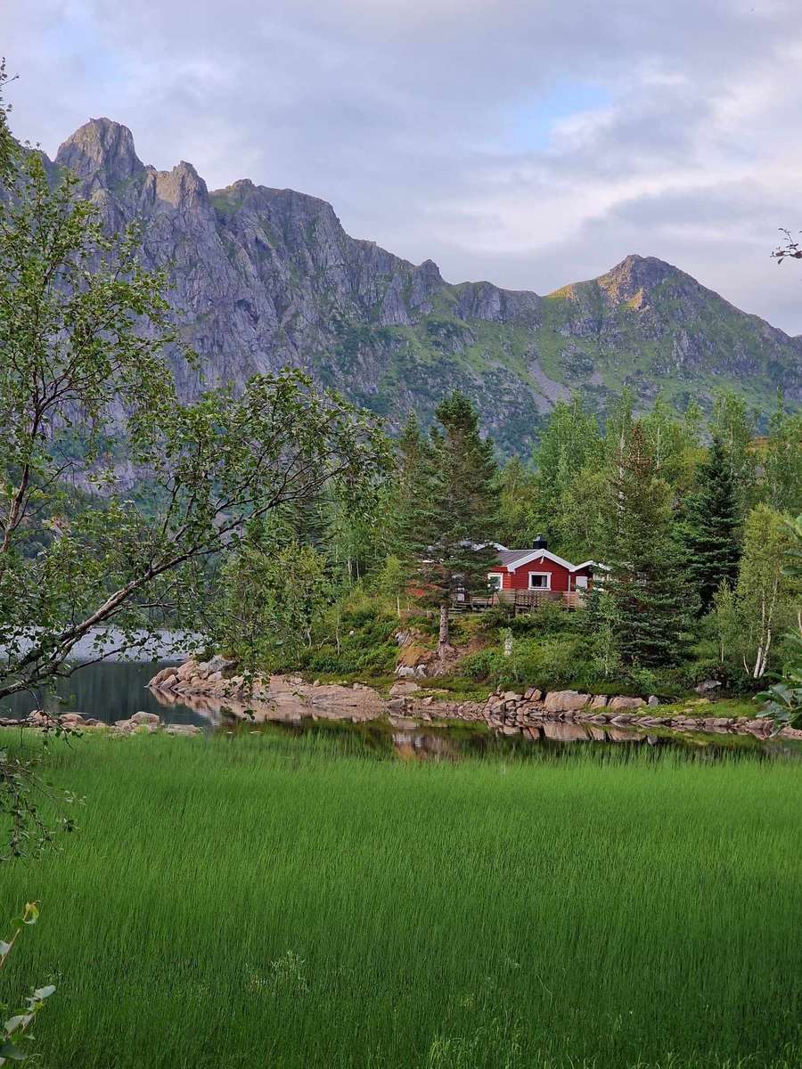 Norvégia hegyek, tó kirakós online