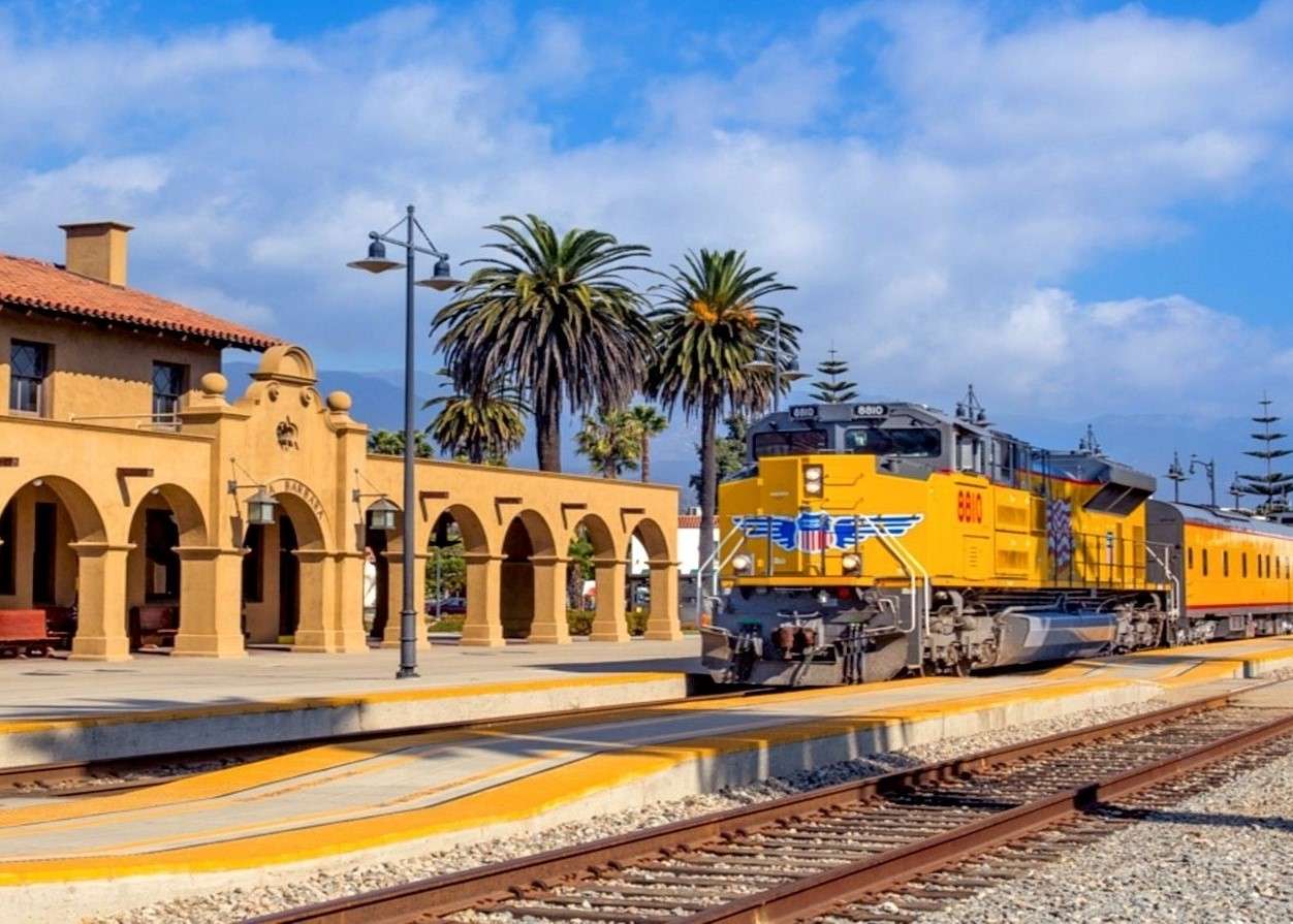 Railway station building jigsaw puzzle online