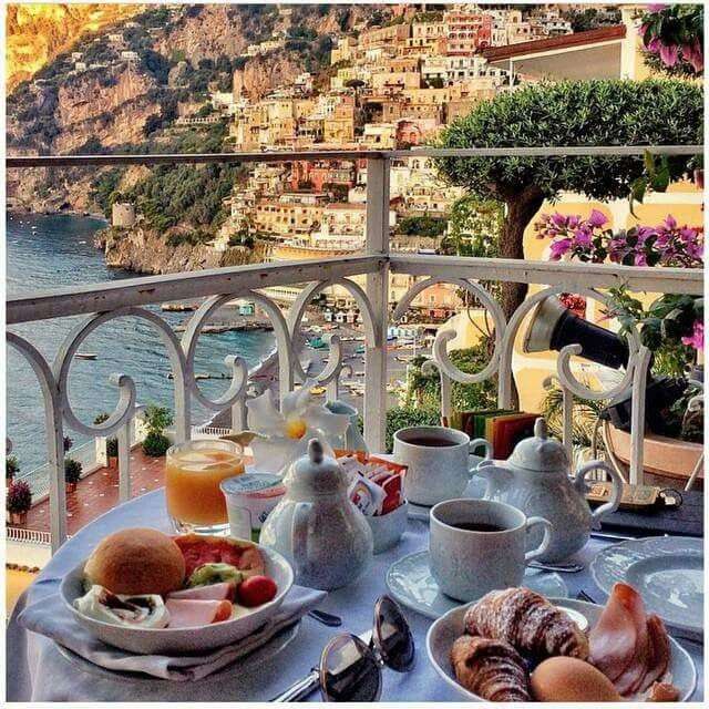 Dineren op het balkon in Sardinië legpuzzel online