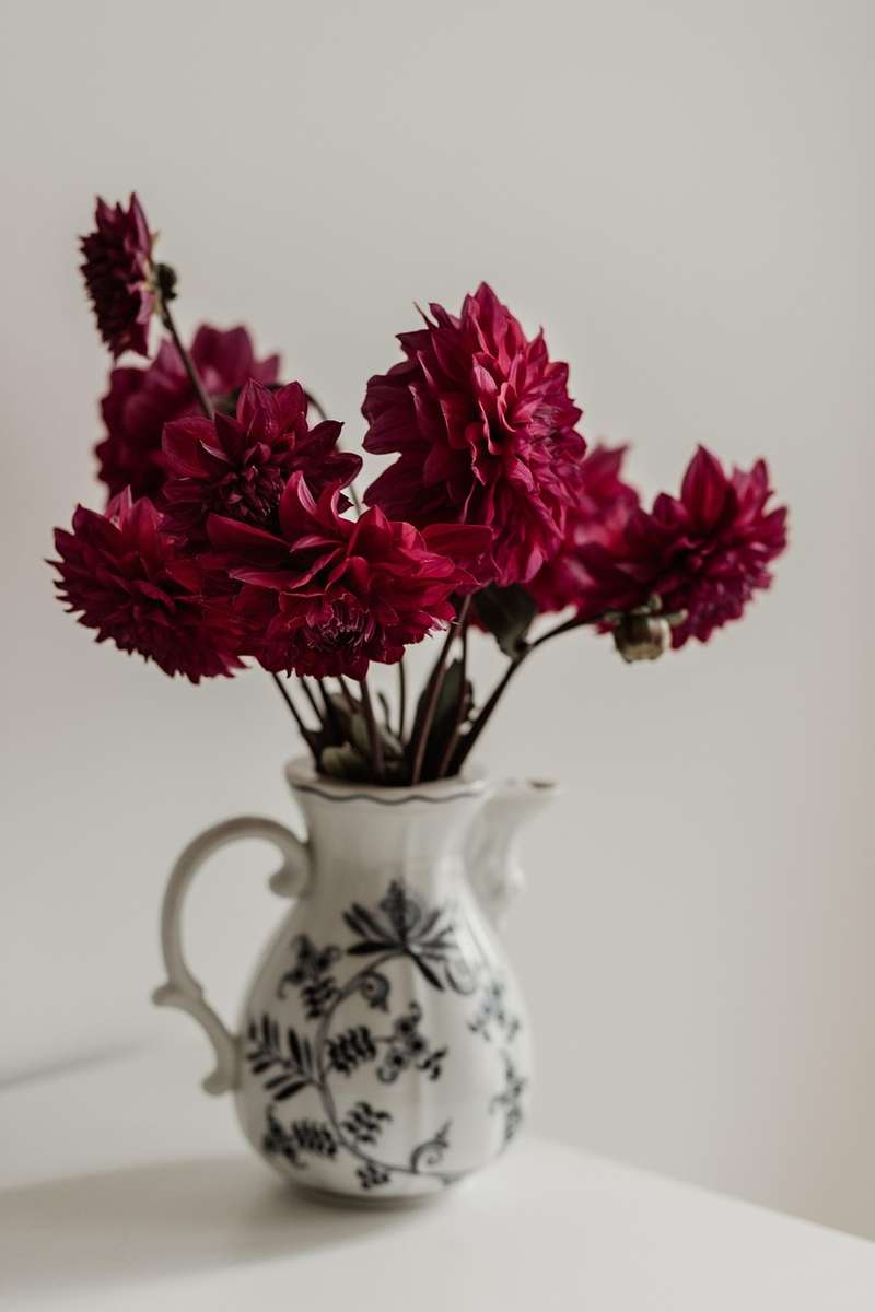 花瓶の中のダリア かわいい花瓶 ジグソーパズルオンライン