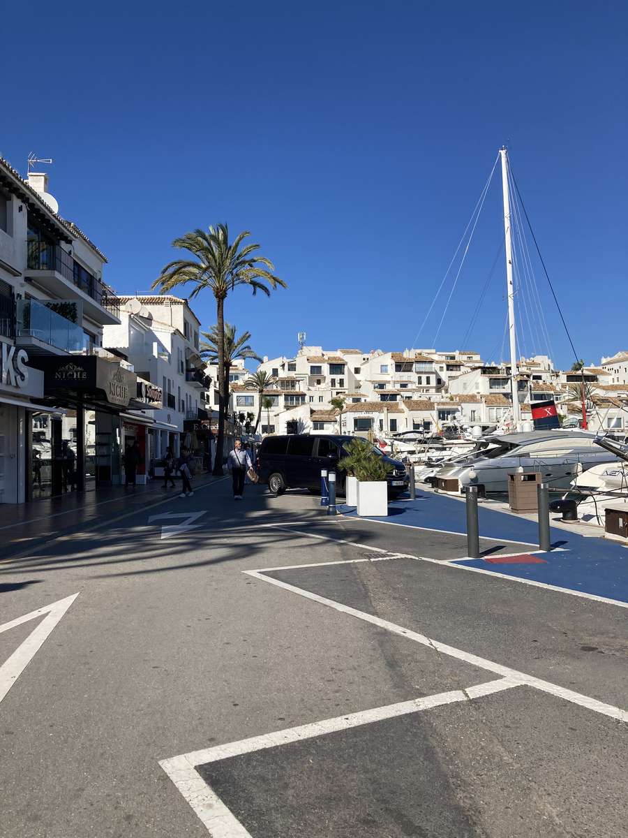 Marbella Puerto Banus online puzzle