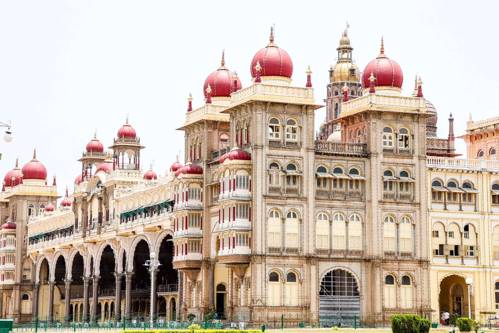 マイソール宮殿、チャムラジプラ、カルナータカ州、インド オンラインパズル