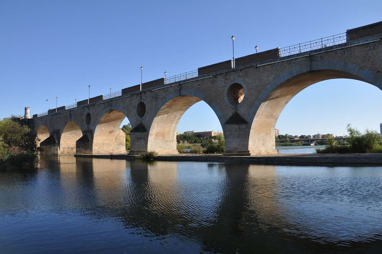 Adajoz, Puente España rompecabezas en línea
