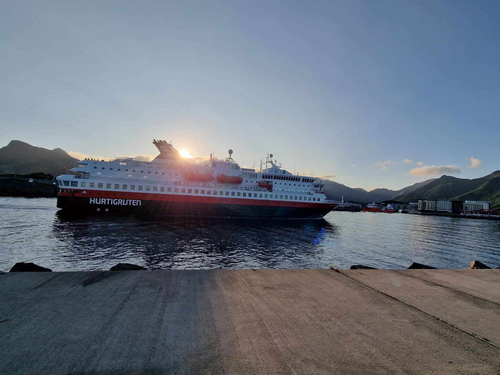 Schip Hurtigruten Noorwegen Svolvaer online puzzel