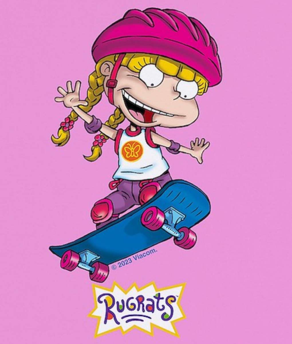 Skateboarding Angelica❤️❤️❤️❤️❤️❤️ jigsaw puzzle online