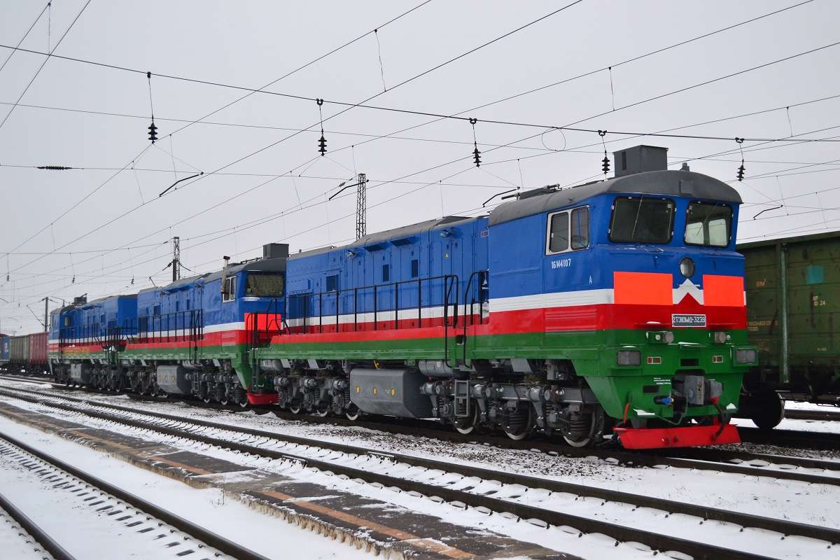 Locomotiva diesel 2TE10M puzzle online