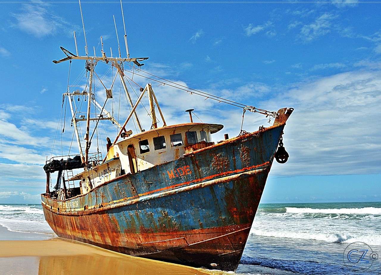 Beach, shipwreck online puzzle