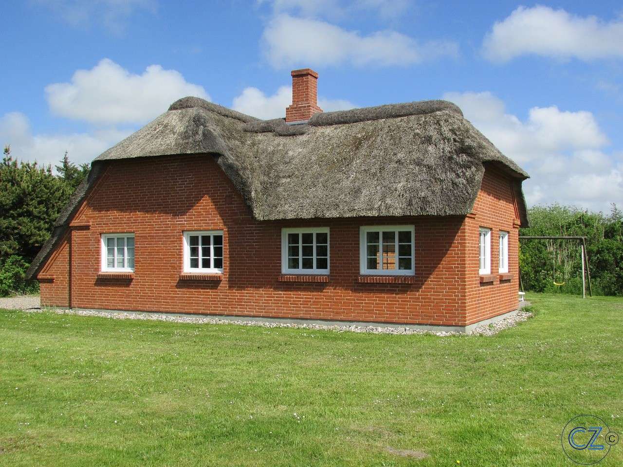 Thatched house jigsaw puzzle online