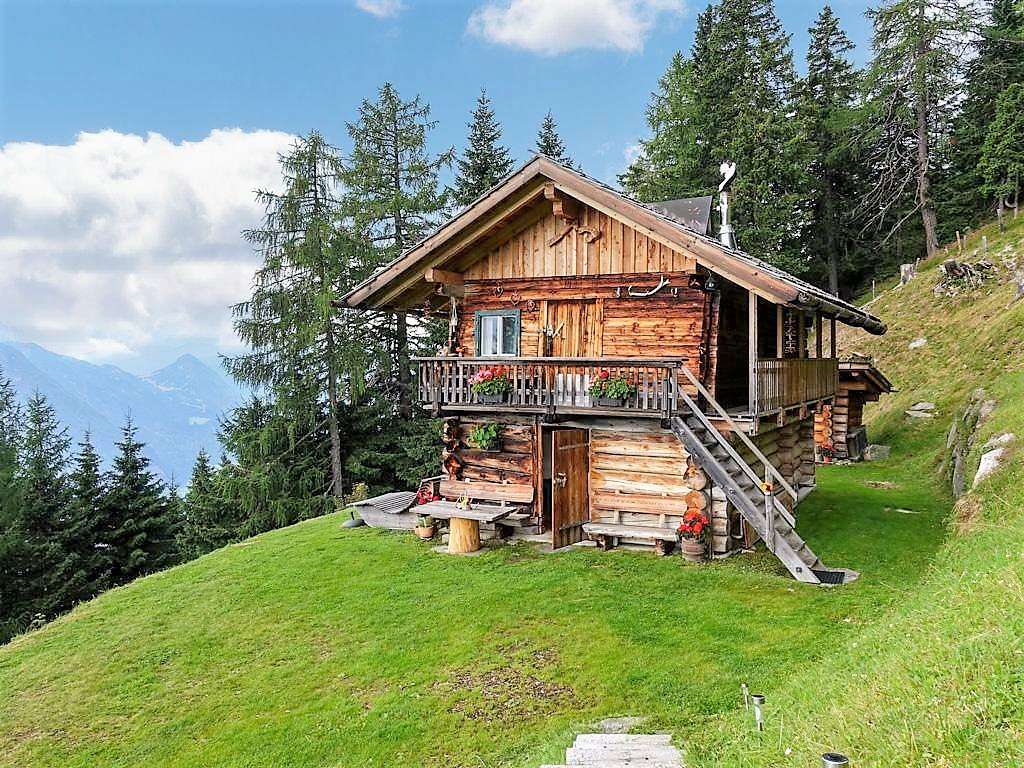 Mountain hut in Austria jigsaw puzzle online