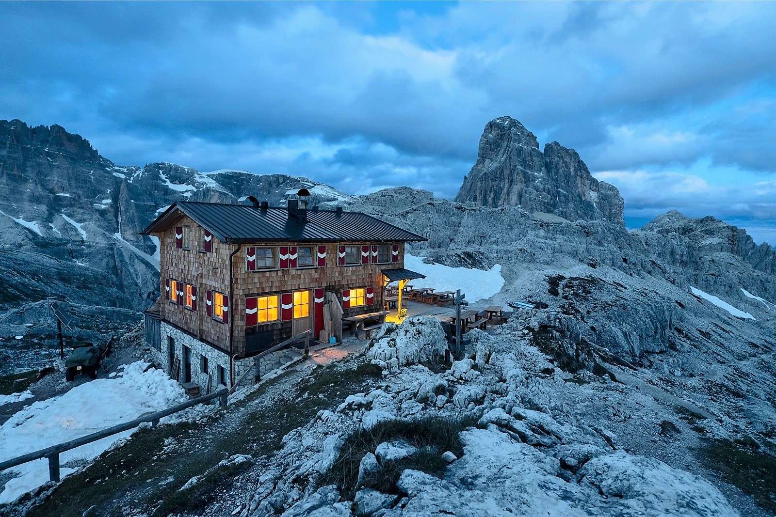 Mountain hut in Austria online puzzle
