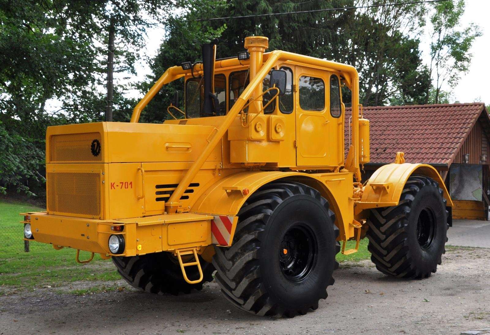 tractor K-700 KIROVETS rompecabezas en línea