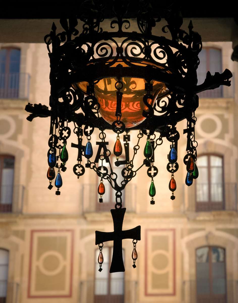 Une lampe mystique, Basilique Abadia Montserrat puzzle en ligne